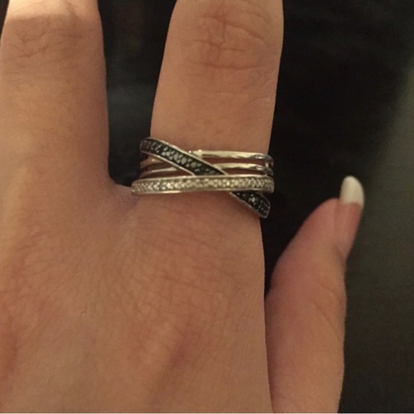 Diamond ring - Picture 2 of 2